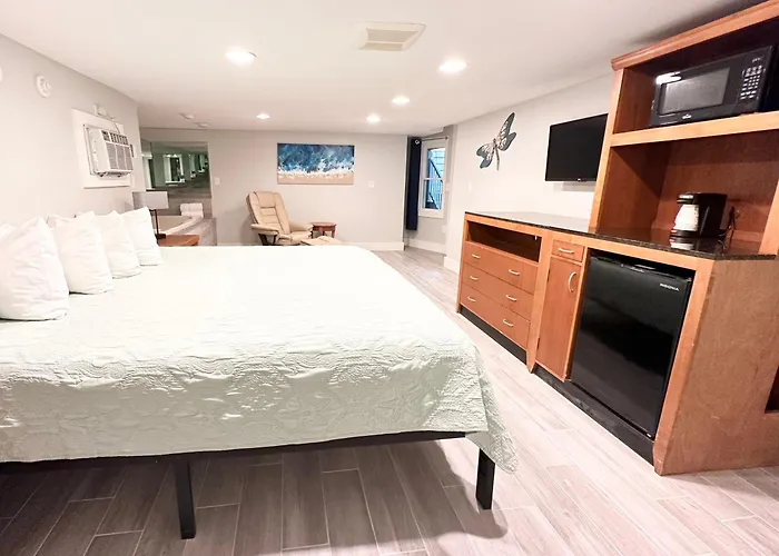 Abellona Inn & Suites